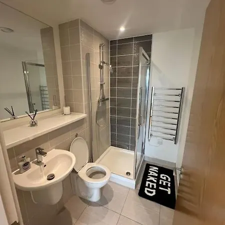 2 Bed Corner Apartment With Gym Manchester Extérieur photo